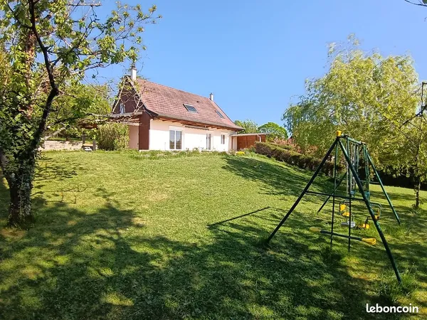 Maison 4 chambres, 3 salle de bains, terrain 1700 m²