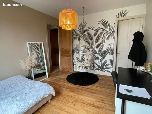 Logement étudiant en colocation avec la propriétaire proche fac de médecine. Idéal pour étudiants et