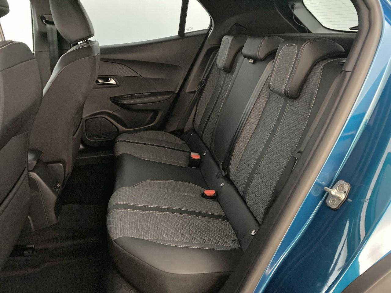 Peugeot 2008 hybrid 145 ch e-dcs6 allure — photo 10