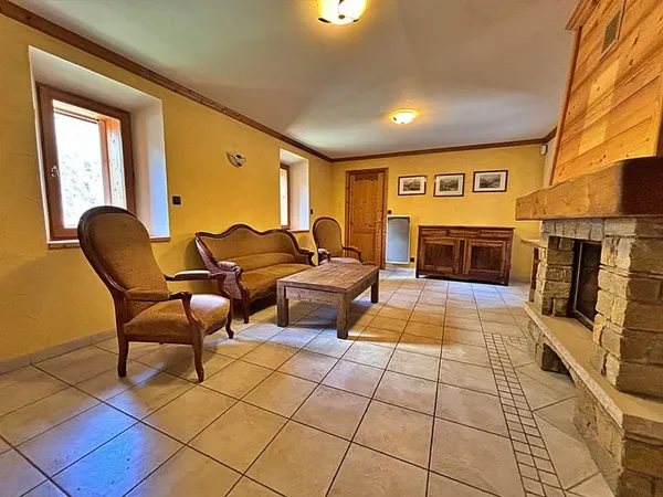 Maison Vente Salins-Fontaine 12p 190m² 510000€
