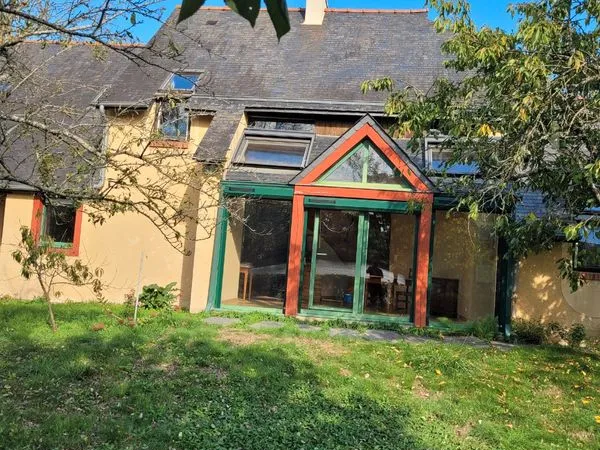 Maison atypique en terre crue