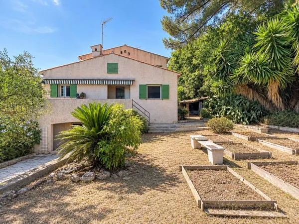 Maison 9 pièces 200 m²