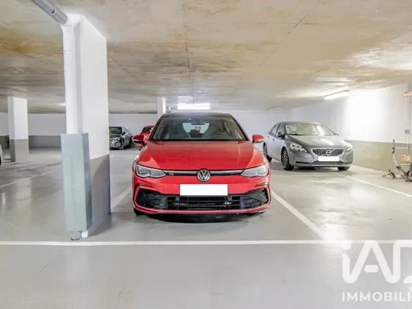 Parking 12 m²