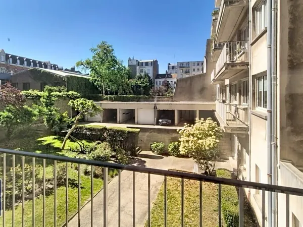 Local professionnel 117 m²