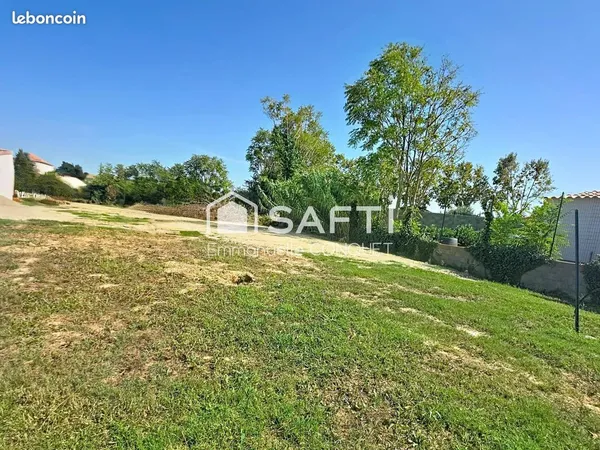 Terrain 703 m² CAPESTANG