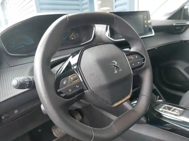 Peugeot 208 electrique 50 kwh 136ch — photo 9