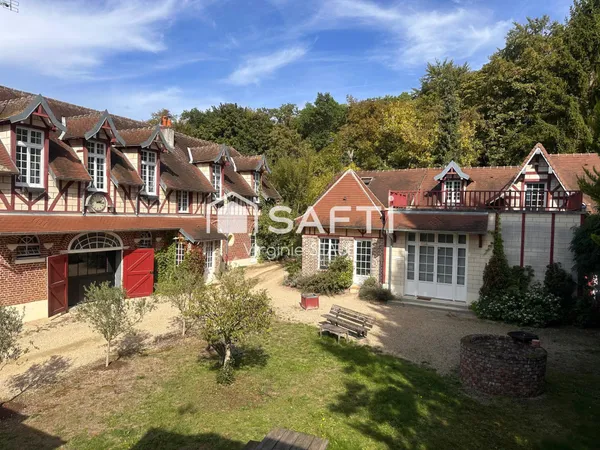 Village recherché , au coeur de la forêt Domaniale