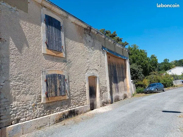 Bâtiment 3 pièces 341 m²
