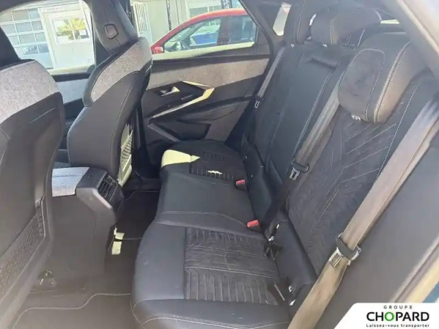 Peugeot 3008 hybrid 136 e-dcs6 — photo 11
