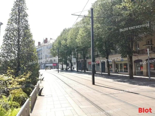 Bureaux 200 m²