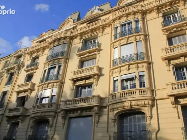 Nice appartement bourgeois avec vue sur parc 224 m2 garage calme -- bourgeaois