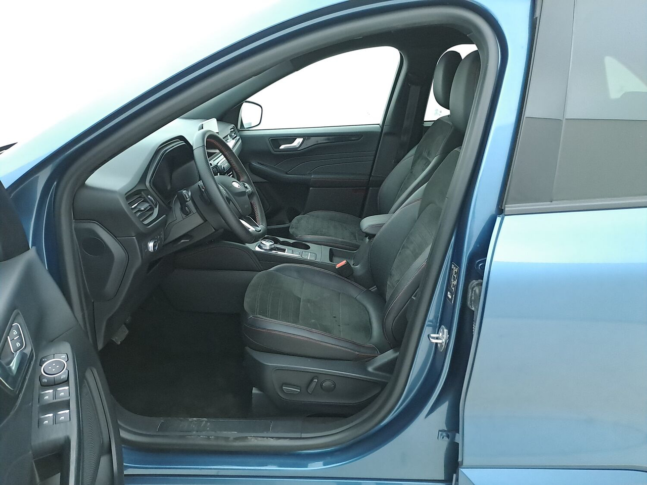 Ford Kuga — photo 9