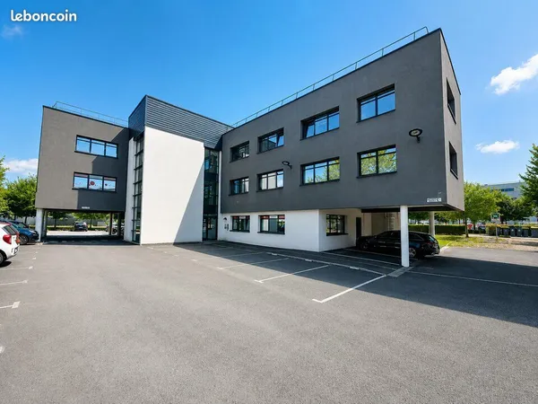 Bureaux 283 m² SAINT CONTEST