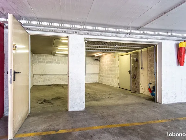 Parking/box 28 m² STRASBOURG