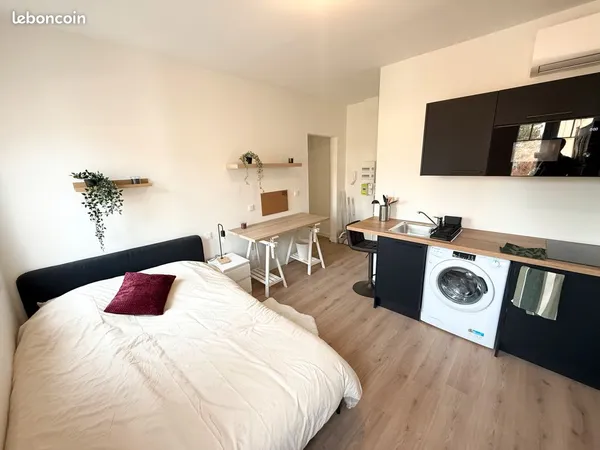 STUDIO NEUF • CLIM • MEUBLÉ • DPE C • Rentabilité 8,3 % • 6900 /an (immeuble rénové)