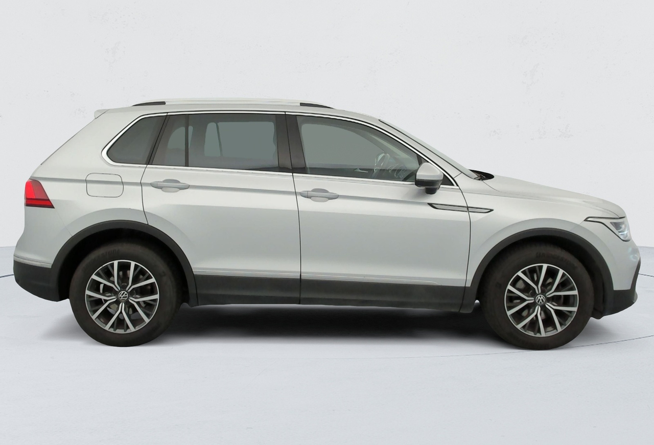 Volkswagen Tiguan — photo 6