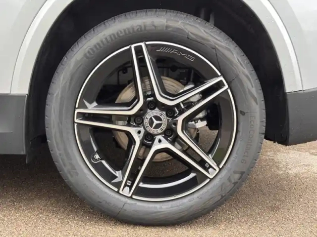 Mercedes Gla 200 d amg line — photo 11