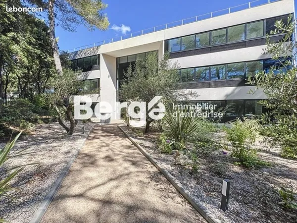 Bureaux 270 m²