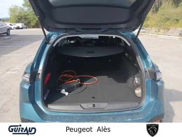 Peugeot 308 sw phev 180 e-eat8 — photo 7
