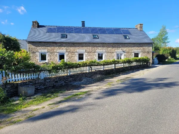 Longère 1900 rénovée, 153 m², 6 chambres, terrain 7761 m² — La Motte (22)