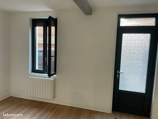 À louer petite maison de ville centre ville