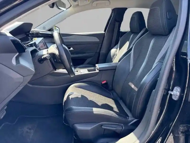 Peugeot 308 phev 180 e-eat8 — photo 11