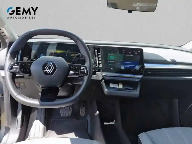 Renault Megane e-tech ev60 220 ch super charge — photo 8