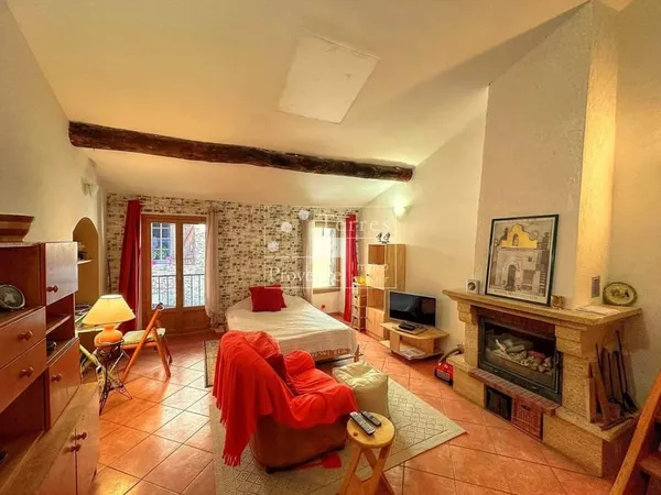 Maison de village à Aups avec mezzanine et revenu locatif - Proche Verdon