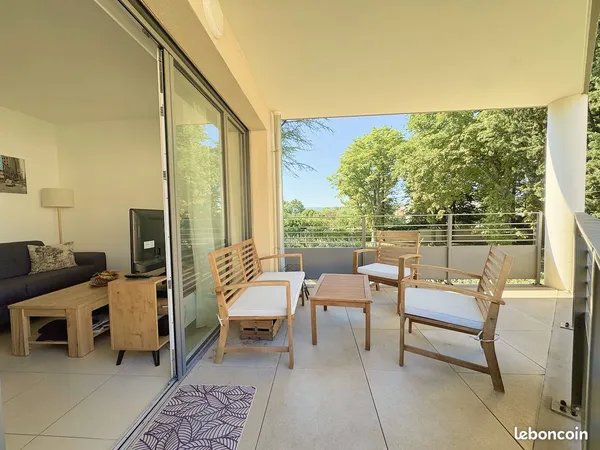 Appartement T2 avec terrasse et parking — Aix-en-Provence Les Platanes