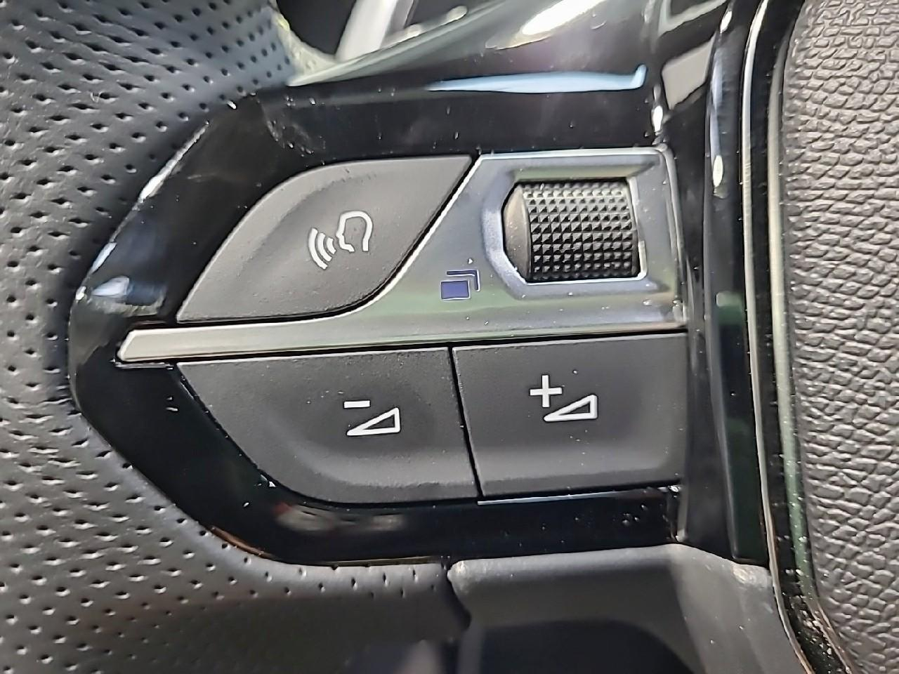 Peugeot 2008 hybrid 145 ch e-dcs6 gt — photo 22