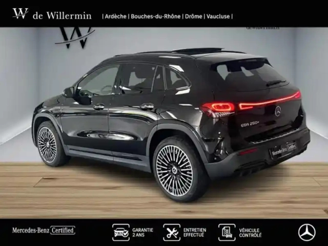 Mercedes Eqa 250+ amg line — photo 3
