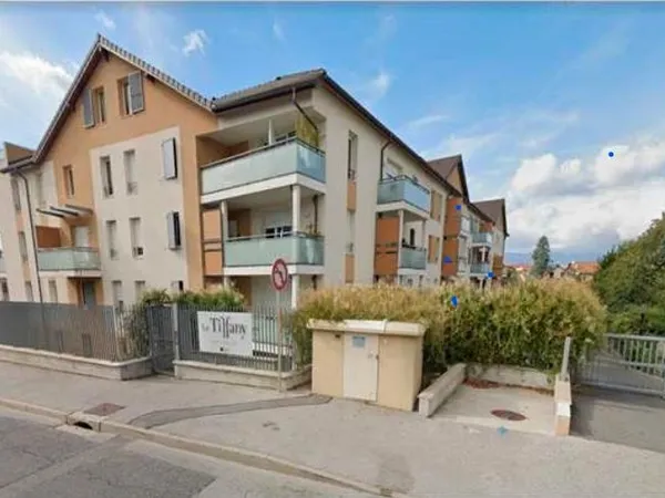 T2 de 46 m² avec grand garage et cave - Ville-la-Grand - Emplacement privilégié