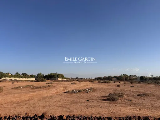Terrain 10000 m²