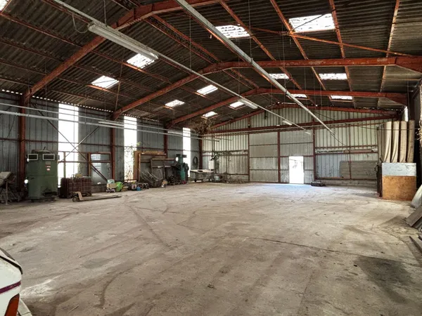Local d'activité 391 m²