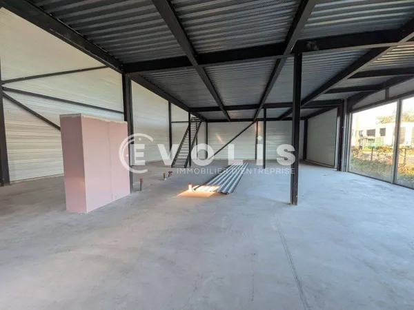 Local d'activité 412 m²