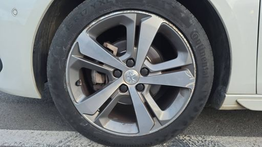 Peugeot 308 1.2 Puretech 130 EAT8 - GT Line – 2019 – 132202 km – Essence – Boîte Automatique — photo 24