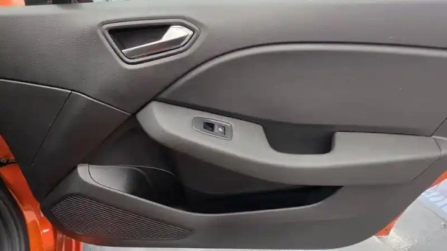 Renault Clio tce 90 — photo 21