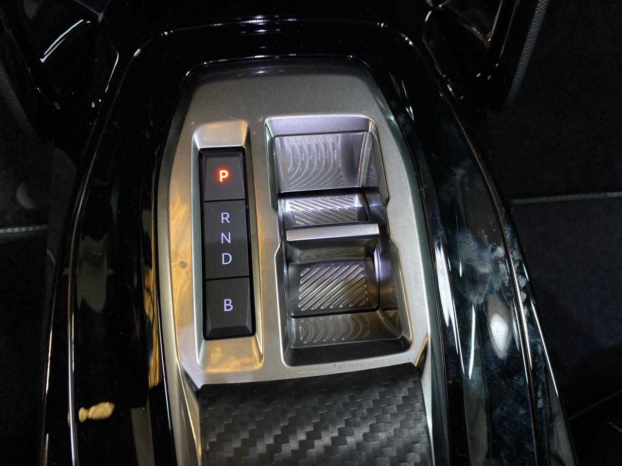 Peugeot 2008 e-2008 156ch gt — photo 15