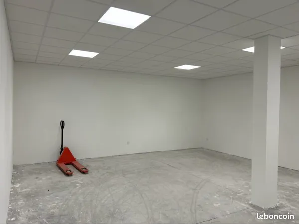 LOCAL PROFESSIONNEL NEUF 65 m² - PARC D'ACTIVITÉ - VISIBILITÉ + PARKING - BISCHWILLER
