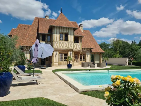 Maison 8 pièces 262 m²