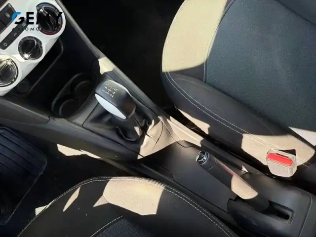 Peugeot 208 puretech 68ch bvm5 — photo 15