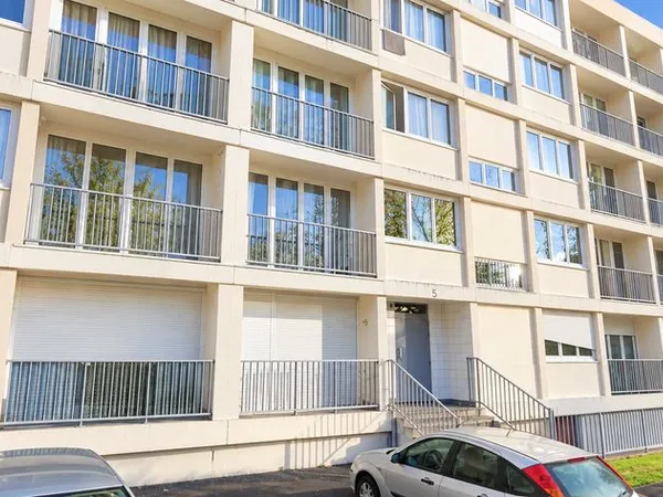 Location f4 refait a neuf