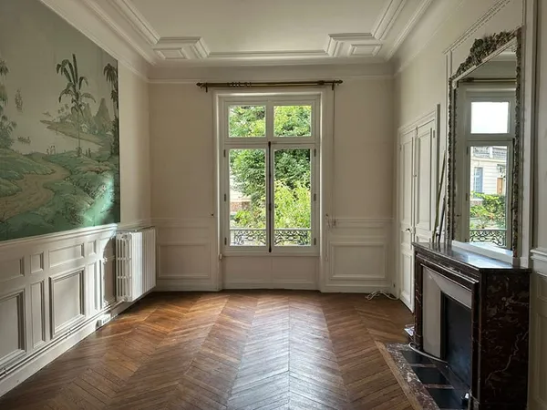 VERSAILLES SAINT LOUIS