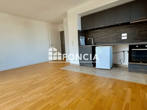 Appartement 2 pièces avec balcon - Résidence récente (2023)