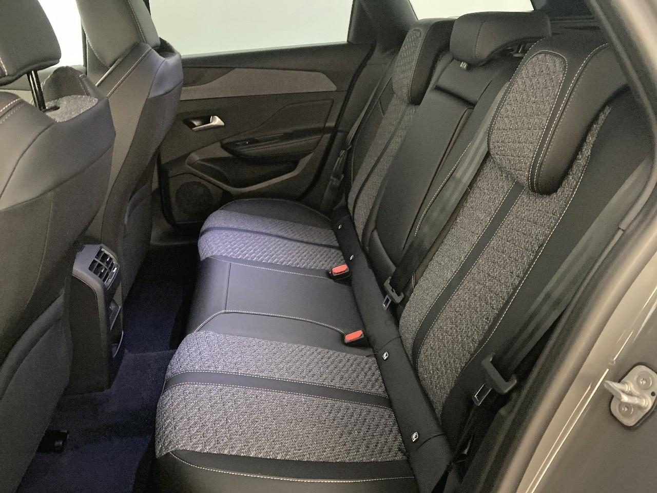 Peugeot 308 sw hybrid 145 e-dcs6 allure — photo 10