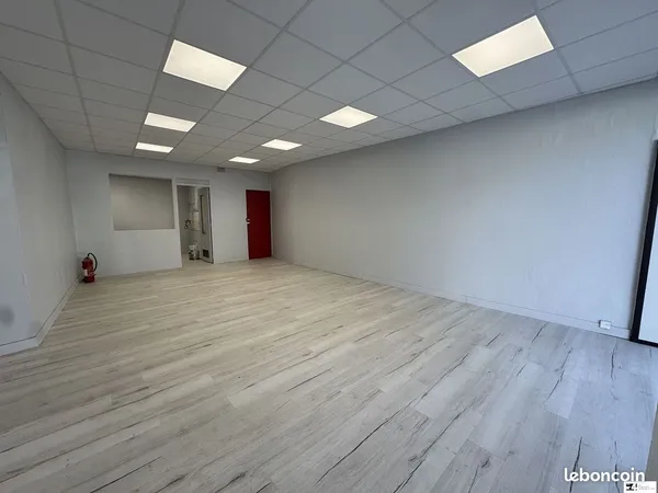 Local 46 m² CAZERES