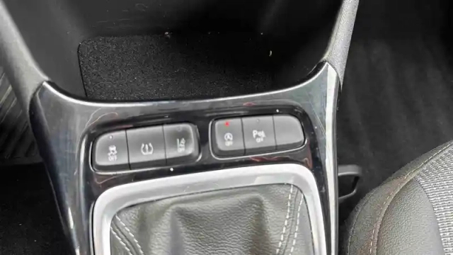 Opel Crossland 1.2 turbo 110 ch bvm6 — photo 12