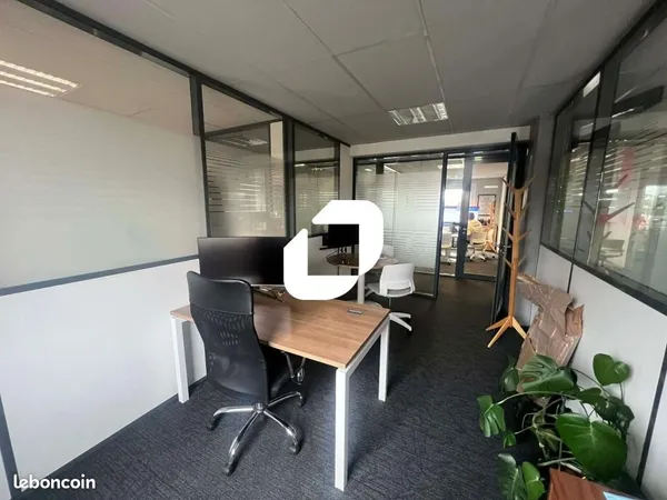 Bureau 230 m²
