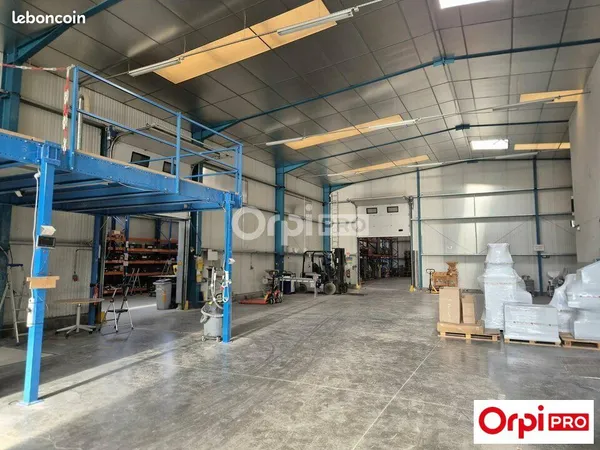Local d'activité 2 000 m²