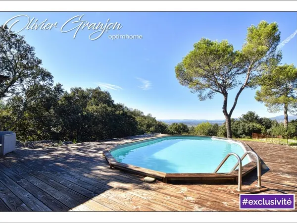 Villa d'architecte au coeur de 2,6 hectares de nature, avec vue panoramique exceptionnelle